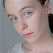 Studentessa di 19 anni offre lezioni di inglese (anche livello avanzato)